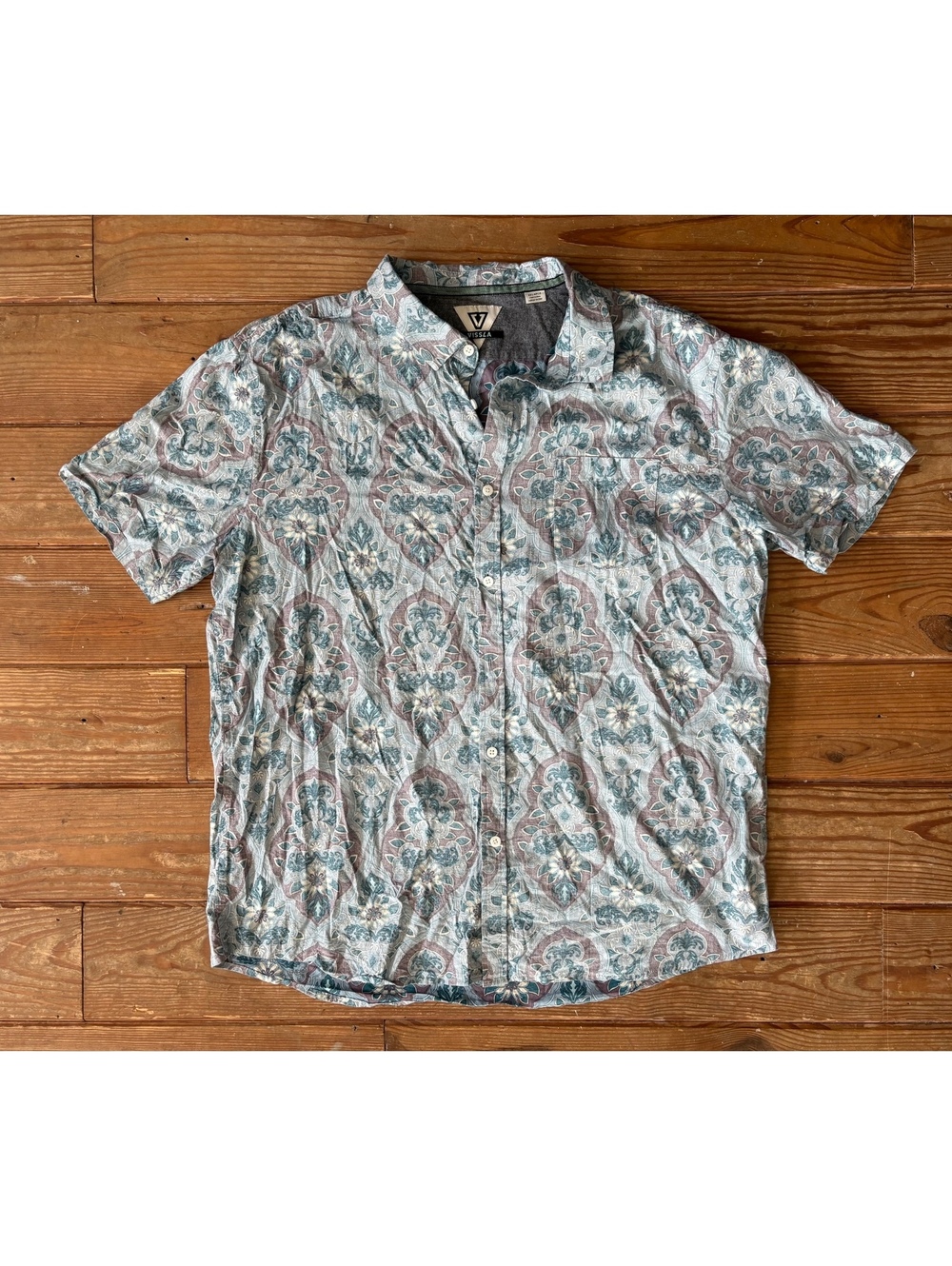 Vissla Organic Cotton Blend Button Up Shirt Men’s XXL Medallion Print